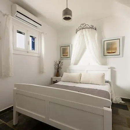 Paros 3 Bedrooms Messonette For 6 Persons By Mps Feriehus *