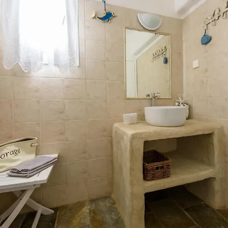Feriehus Paros 3 Bedrooms Messonette For 6 Persons By Mps Márpissa