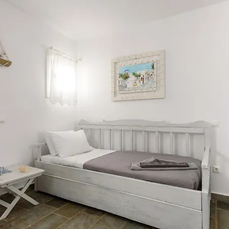 Feriehus Paros 3 Bedrooms Messonette For 6 Persons By Mps